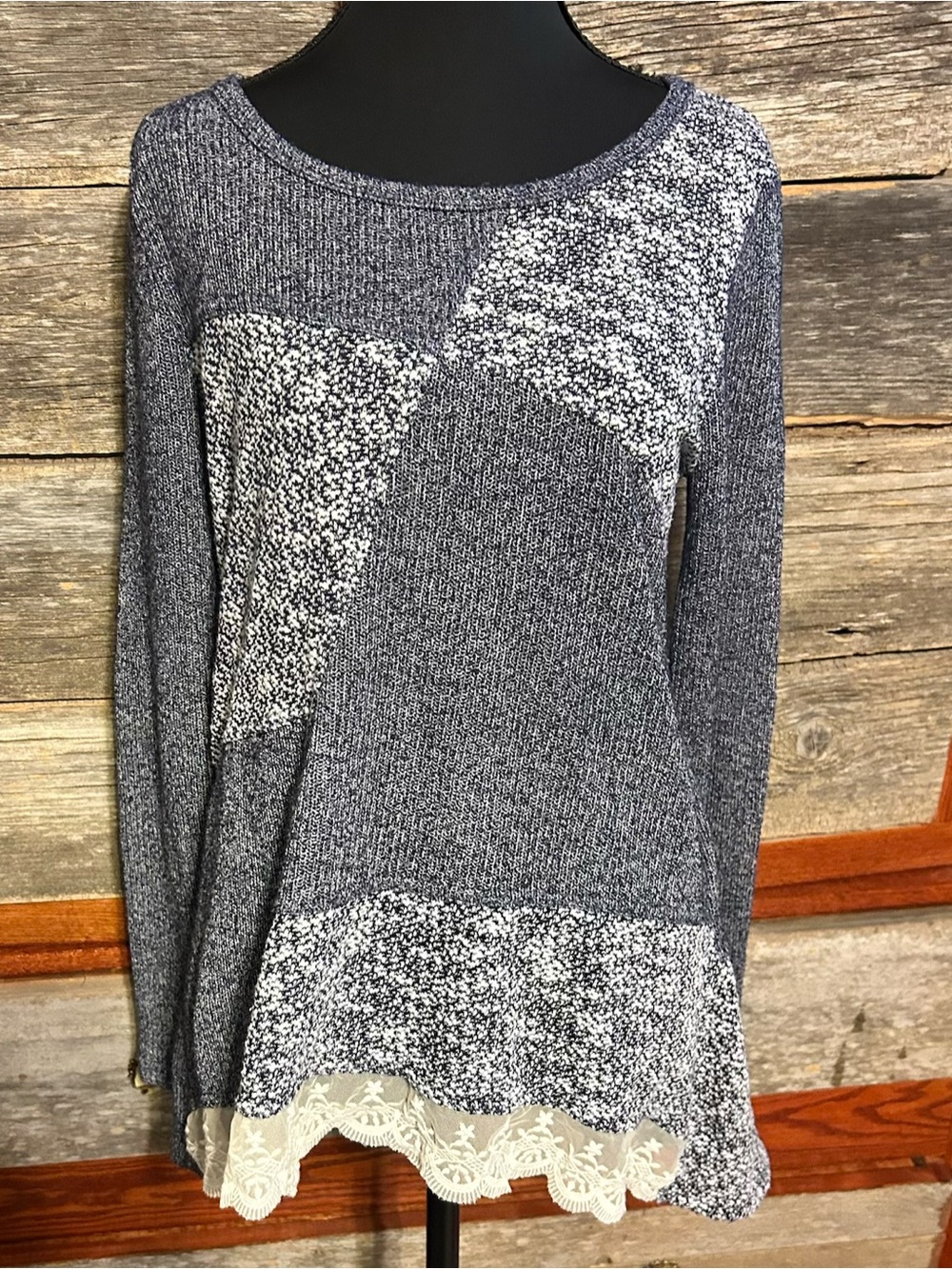 Umgee Mixed Knit Sweater Tunic with Lace Hem - Gray White Size S